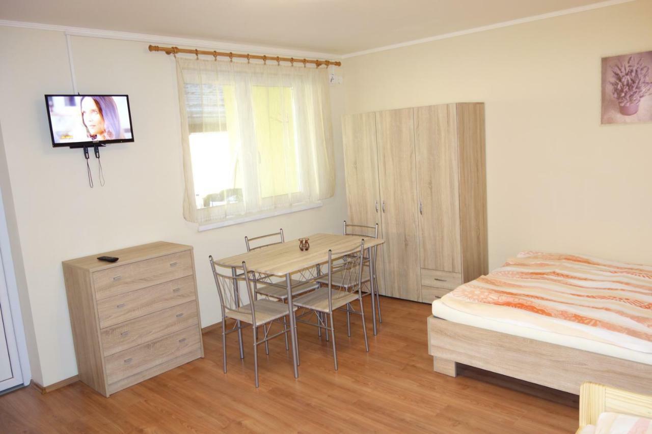 La Familia Apartment Sturovo Exterior photo