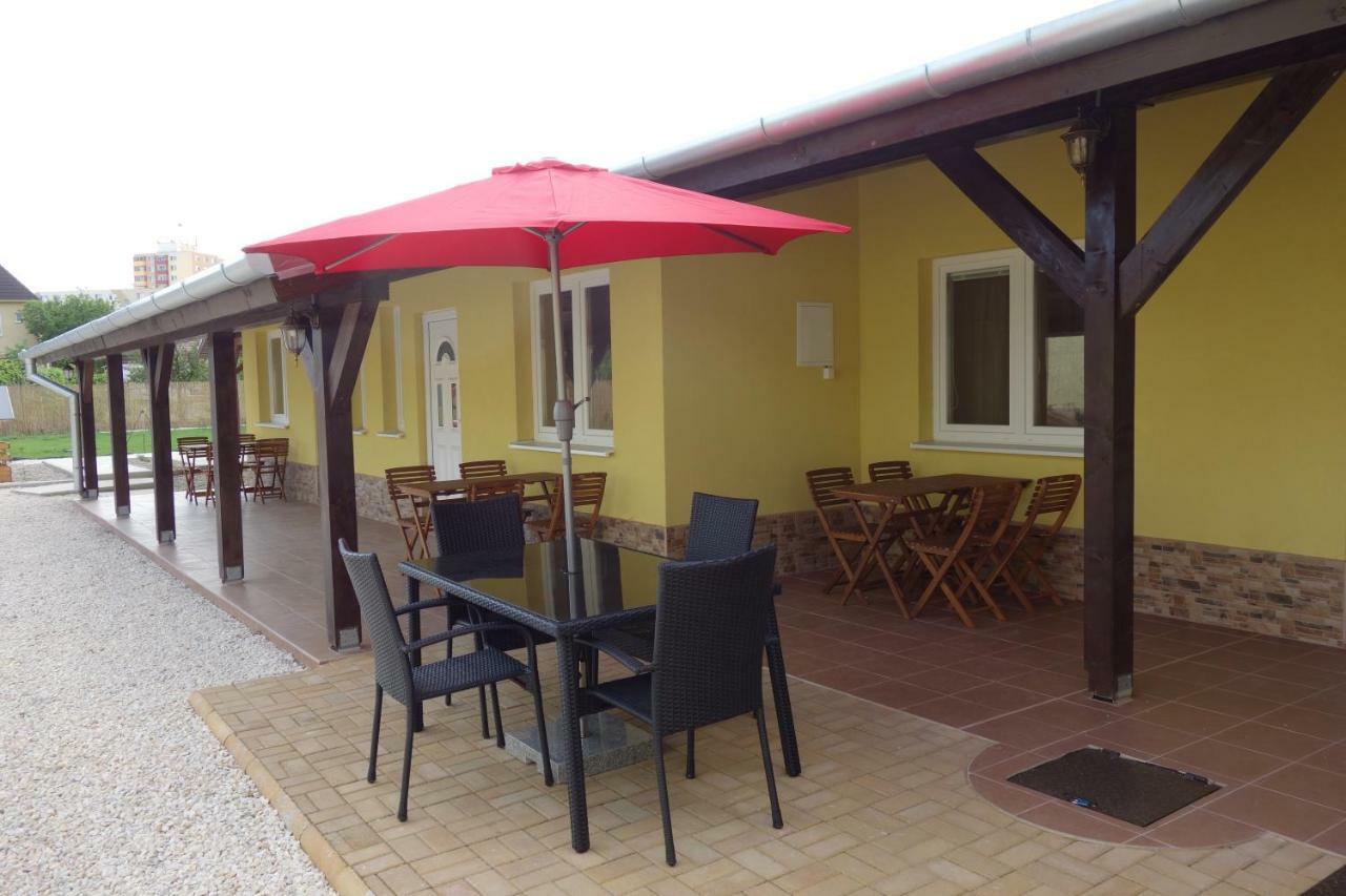 La Familia Apartment Sturovo Exterior photo